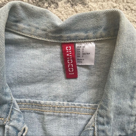 Washed out Jean Jacket - Picture 2 of 2